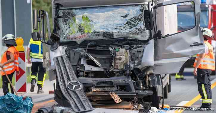 Unfall zweier Lkw auf Autobahn 9 – zwei Verletzte