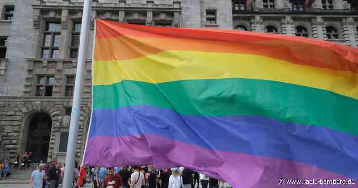 Rechte Proteste: Großer Polizeieinsatz beim CSD in Bautzen