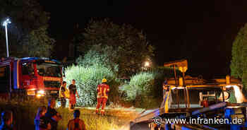 Unfall bei Heiligenstadt: Auto schlittert an Mauer entlang und landet in Garten