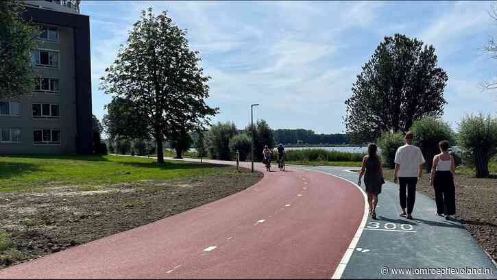 Almere - Rondje Weerwater na maandenlange werkzaamheden weer open