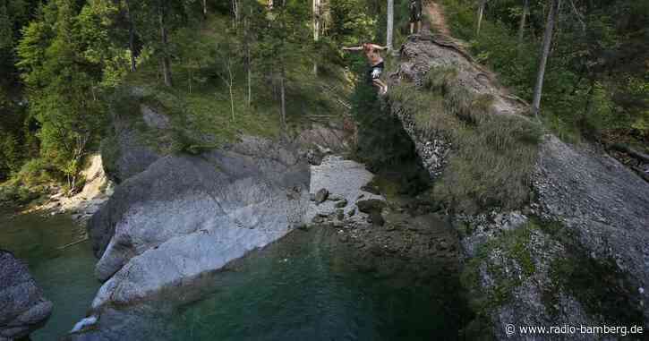 Allgäuer Bub von Hubschrauber aus Fluss gerettet