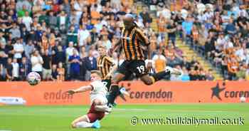 Oscar Estupinan's late penalty rescues a point for Hull City in Tim Walter's first match in charge