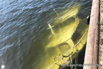 Motorbootje zinkt in Albertkanaal in Kanne