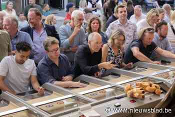 Die ene dag dat alles koek en ei is: gemeenteraadsleden van meerderheid én oppositie openen samen Turnhout Kermis