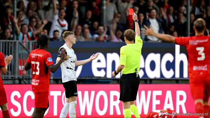 Almere - Live: Almere City en AZ nu 10 tegen 10