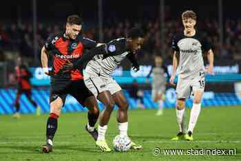 Almere City verliest van AZ na twee keer rood voor debutanten