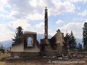 Jasper residents to learn re-entry plans Monday as wildfire containment improves