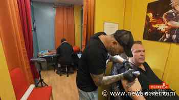 Belofte maakt schuld: Frank Evenblij zet een tattoo met Sharon van Rouwendaal