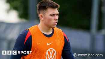 Barnsley sign Chelsea keeper Slonina on loan