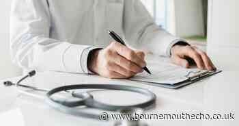 Doctor issues warning over 5 signs of 'painful' and 'unsightly' leg condition