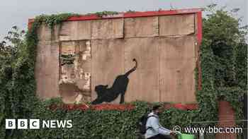 Crowds boo as sixth Banksy taken down just hours later
