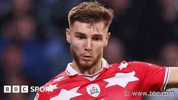 Bolton sign Luton forward McAtee