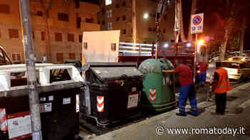 Cinecittà, Ama sposta la campana del vetro dalla rampa per disabili