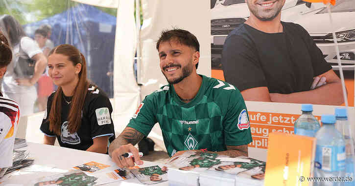 Bittencourt & Co. erfüllen Autogrammwünsche