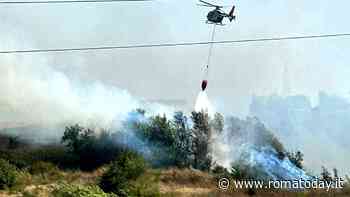 Roma brucia, due vasti incendi in città: evacuata Hydromania