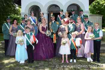 Schützenfest in Neuenheerse: Majestäten werden bejubelt