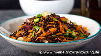 Gesund kann nicht lecker sein? Der kinderleichte Belugalinsen-Salat tritt den Beweis an