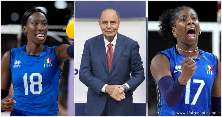 “Esempio di integrazione”, polemica per il tweet di Vespa su Egonu e Sylla (nate in Italia). Lui insiste: “Avere la pelle nera conta ancora”