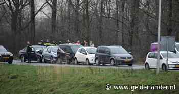 Vrouw drinkt ‘uit spanning’ een halve liter wodka en veroorzaakt kettingbotsing: ‘Overzag de gevolgen niet’