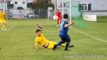 „Nicht besser, sondern cleverer“: FC Töging hadert mit Fehlern, Ampelkarte und fehlendem VAR