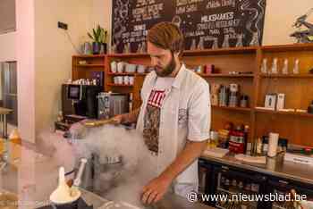 Elias (36) opent vegan ijssalon BRAIN2FREEZE: “Ik maak mijn ijs met stikstof, recht voor de neus van de klanten”