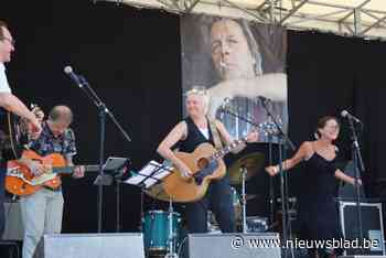 Kanaalgemeente heeft nu een Rony Verbiestplein. Muzikale vrienden brengen eerbetoon aan de betreurde ‘lieveling’ van Zelzate