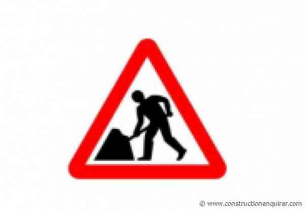 Road worker run over while urinating under lorry