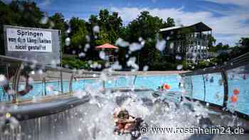 Auf Hinterkopf geknallt und in Ohnmacht gefallen – Traunsteiner (27) verletzt sich auf Freibadrutsche