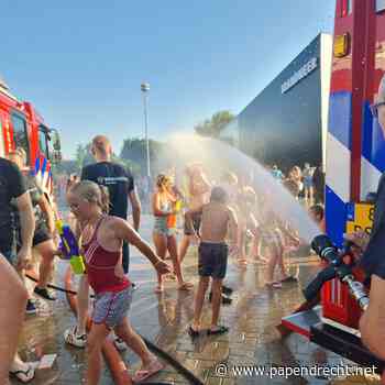 Waterfestijn bij de brandweerkazerne