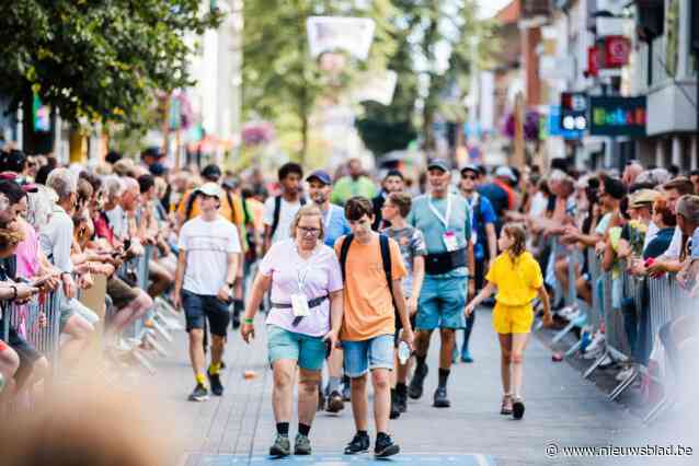 Geslaagde Dodentocht oogst kritiek op soms te smal parcours: “Door zacht weer bleven deelnemers in grote groepen samen wandelen”