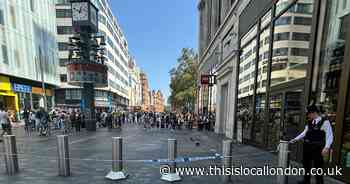 Busy London tourist hotspot cordoned off after double stabbing