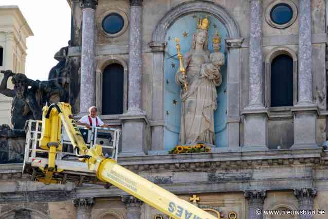Onze-Lieve-Vrouw waakt negenhonderd jaar over Antwerpen: “Extra feestelijke processie en historische bloemenhulde voor Madonna hoog in stadhuisgevel”