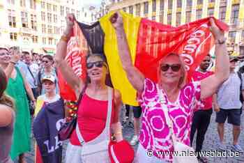 IN BEELD. Belgische supporters stromen samen op de Grote Markt om Olympische atleten te begroeten: “We zijn fier op de hele delegatie, ook die zonder medaille”