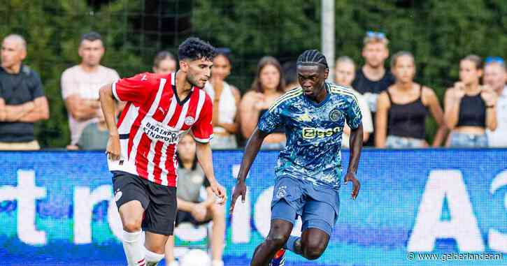 LIVE Keuken Kampioen Divise | Jong Ajax door curieuze eigen goal gelijk tegen Jong PSV, ongenadig harde afstraffing Roda JC