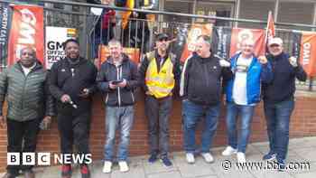 Job Centre guards hold fresh strike in pay dispute