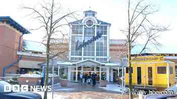 Teenagers arrested after suspected car robbery