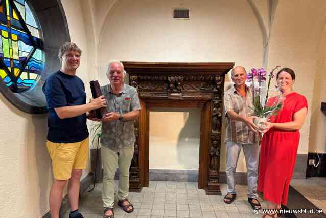 Delen originele spreekgestoelte komen terug naar kerk van Landegem: “Brokstukken vlogen als lucifers in de lucht”