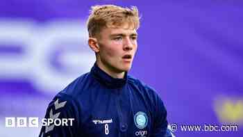 Crewe agree loan for Man City midfielder Breckin