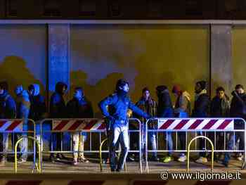 Cibo e letto gratis per i clandestini, la nuova trovata targata Pd