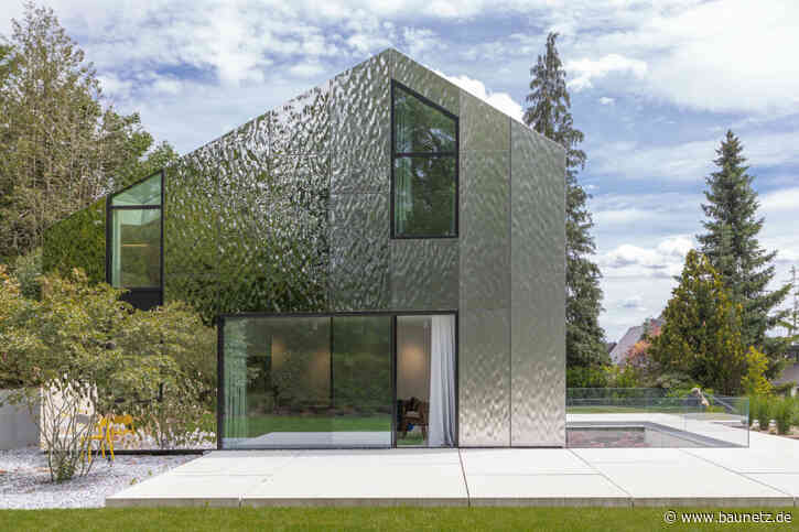 Edelstahl sanft gekräuselt
 - Wohnhaus in Augsburg von Titus Bernhard Architekten