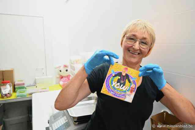 Marktkraamster Linda (59) staat op mainstage van Kamping Kitsch: “En ik kan niet eens goed zingen”