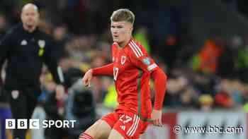 Wales midfielder James leaves Blues to join Rennes