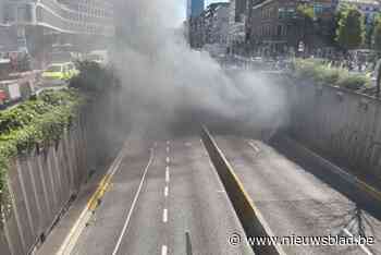 Rogiertunnel nog steeds gesloten door uitgebrande wagen