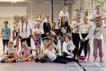 Circusatelier leidt jonge acrobaten op tot echte artiesten: “Het ziet er ingewikkeld uit, maar dat is het eigenlijk niet”