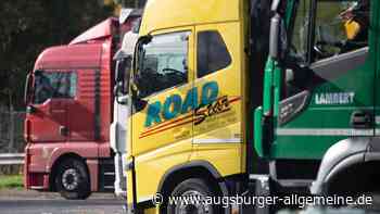 Lastwagenfahrer fährt gegen Betonpfeiler: 10.000 Euro Sachschaden