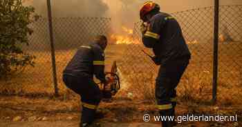 Athene in het nauw: vuur verzwelgt groene longen rond de stad