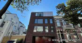 Badderen onder de sterren: deze futuristische loft in Arnhem staat te koop voor 3 ton