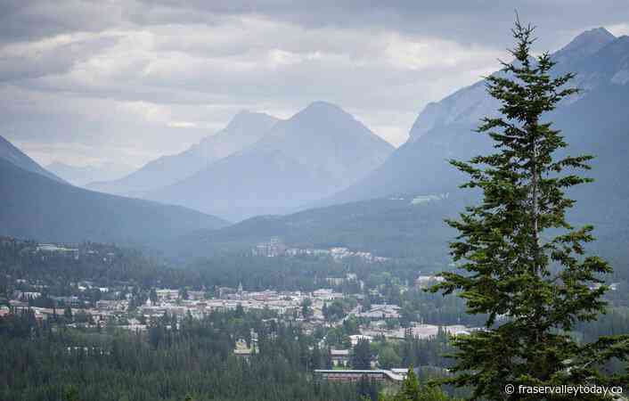 Banff mayor says reducing vehicles necessary after town votes no to pedestrian zone