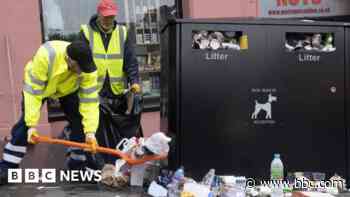 Unions call off bin worker strike after new pay offer