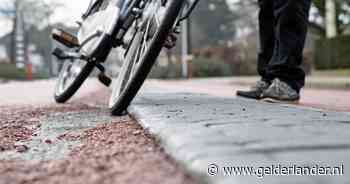 Wie is de reddende engel die Marian (67) hielp na lelijke val van haar fiets? ‘Dit verdient een bloemetje’
